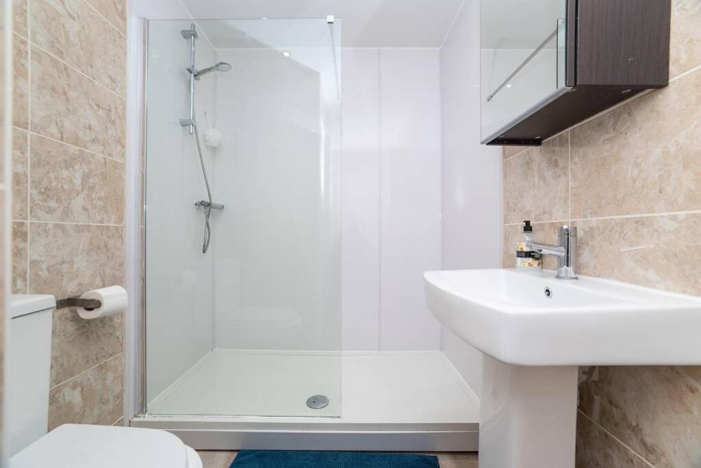 Centre, Two Bedroom, Sleeps 6 * Newcastle Upon Tyne