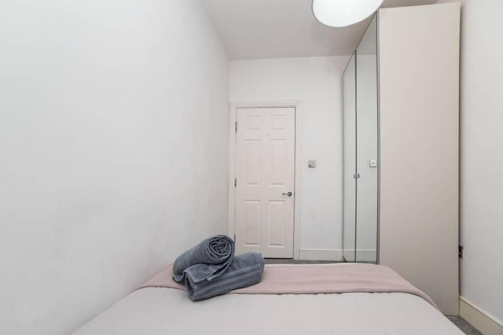 Apartamento Centre, Two Bedroom, Sleeps 6 *