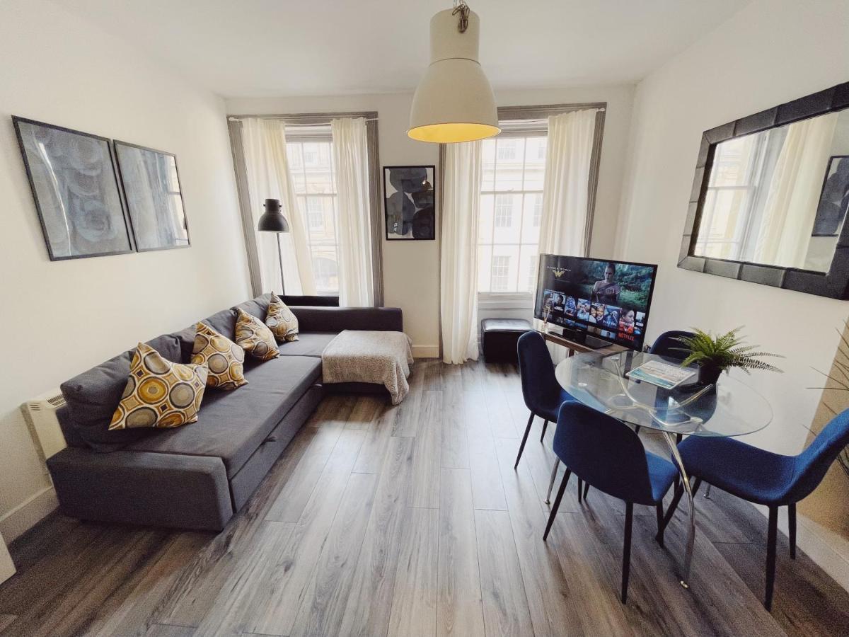 Centre, Two Bedroom, Sleeps 6 * Newcastle Upon Tyne