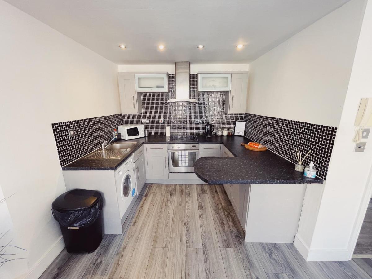 Apartamento Centre, Two Bedroom, Sleeps 6 *